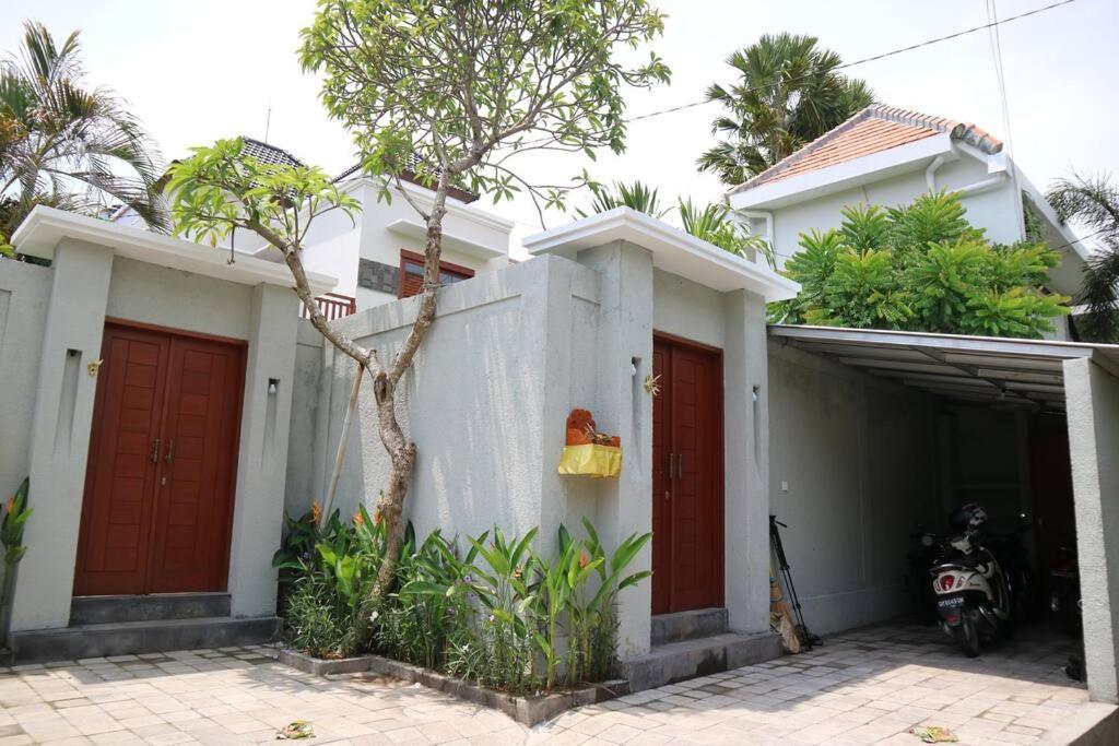 Villa Hitam Putih Legian Bali Seminyak Exterior foto