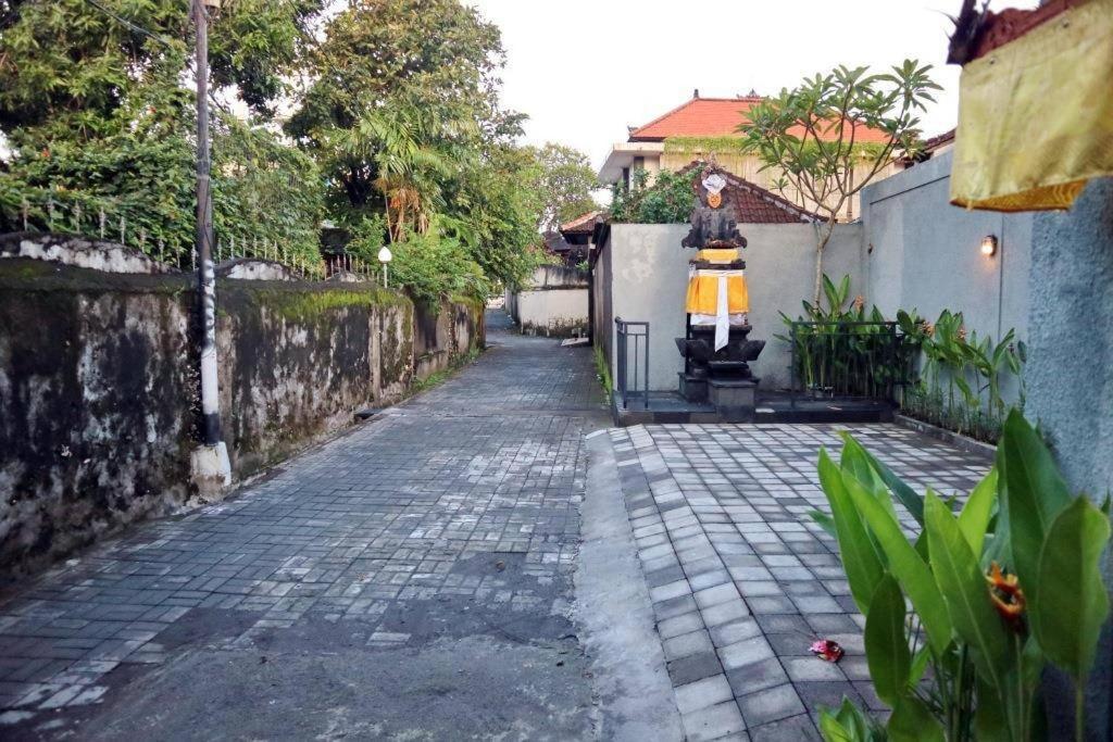 Villa Hitam Putih Legian Bali Seminyak Exterior foto